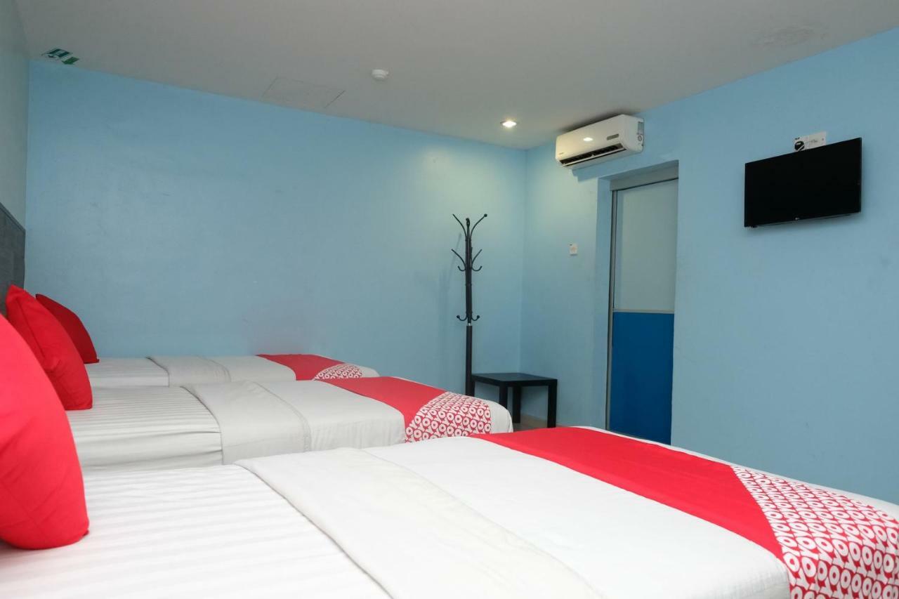 Hotel De' Tees, Masai Utama 巴西古丹 外观 照片